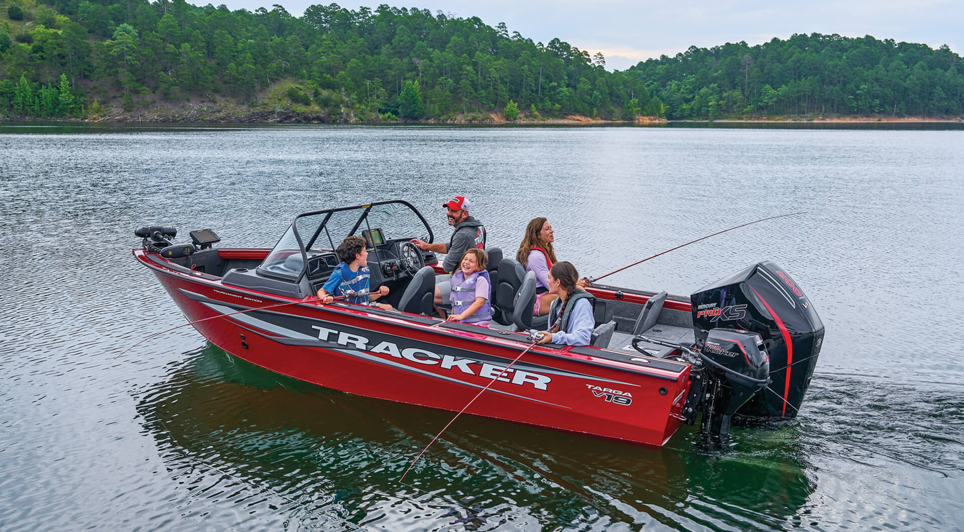 Tracker Boats Banner